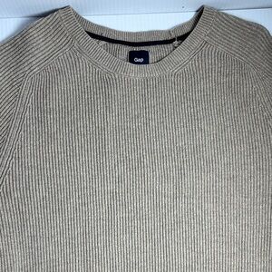 GAP Men's Beige Crewneck Sweater